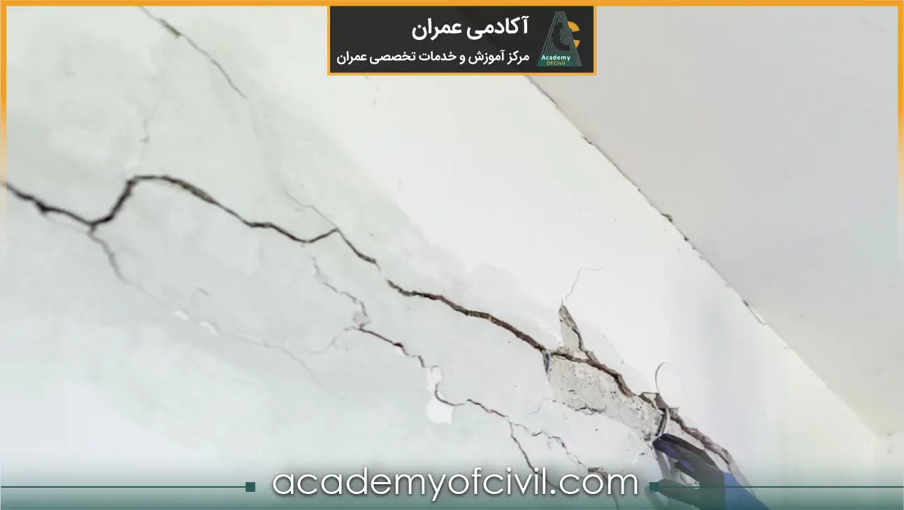 ترک دیوار بنایی